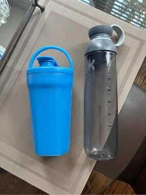 Set of HydroJug & Promixx Protein Shaker Bottles